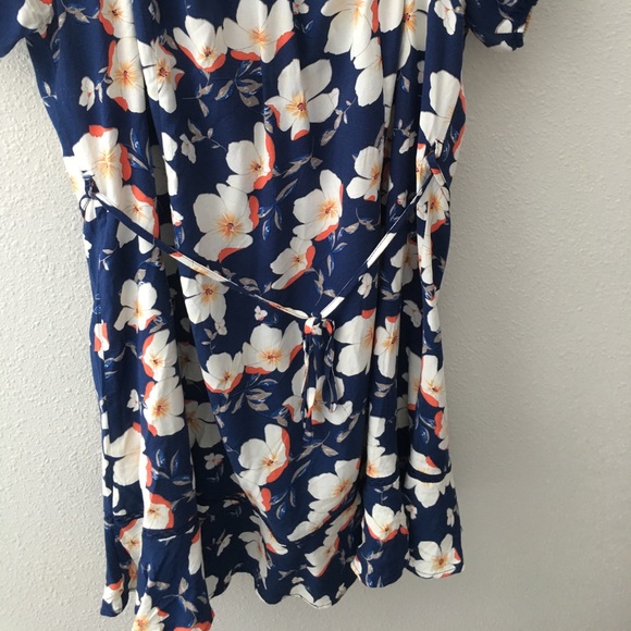 Off the shoulder floral dress - Picture 2 of 4